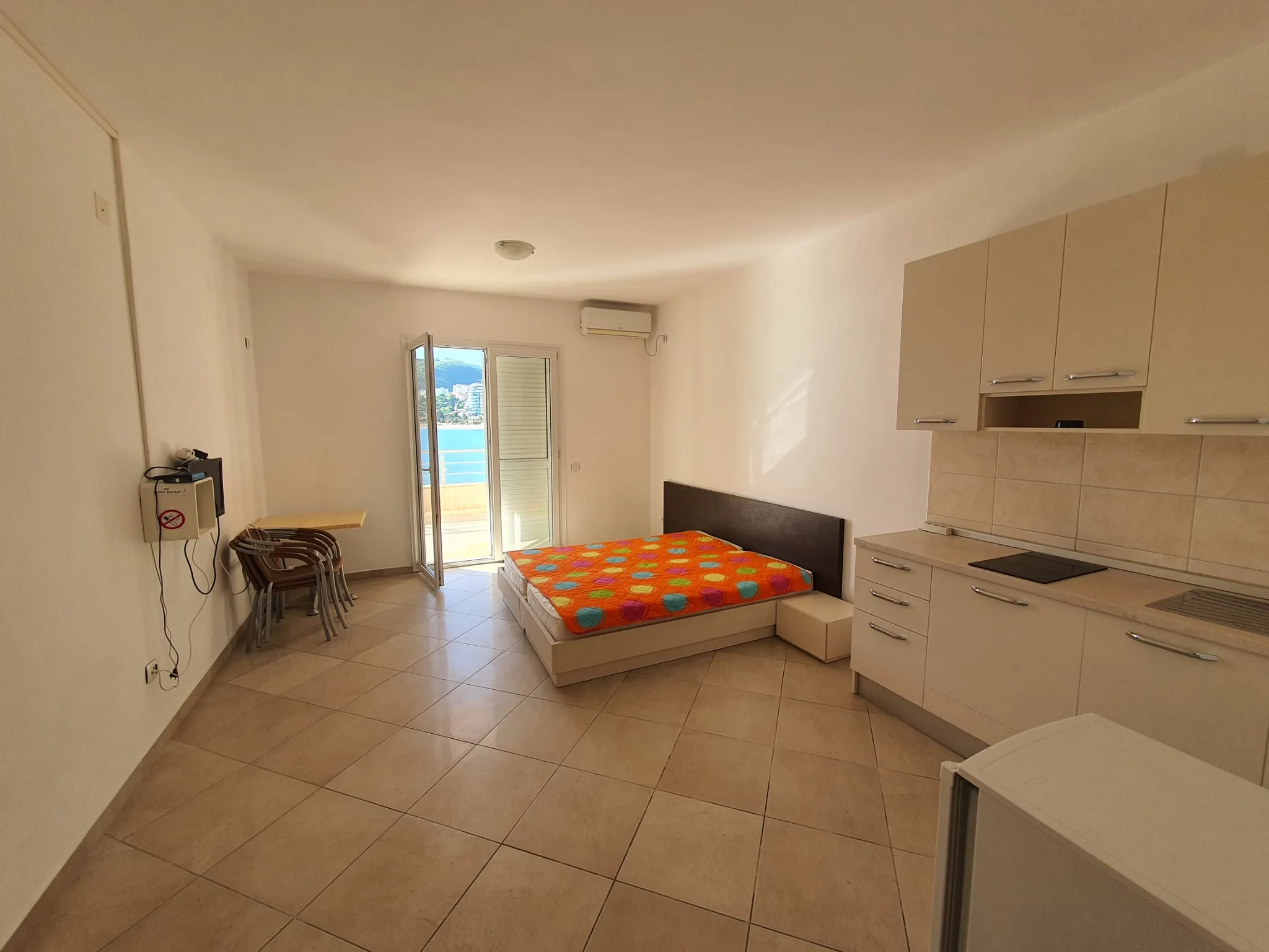 Недвижимость Мечты: Целый Этаж на Берегу Моря, Рафаиловичи